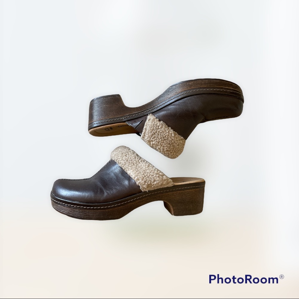 Clarks Brown Leather Sherpa Clogs 10